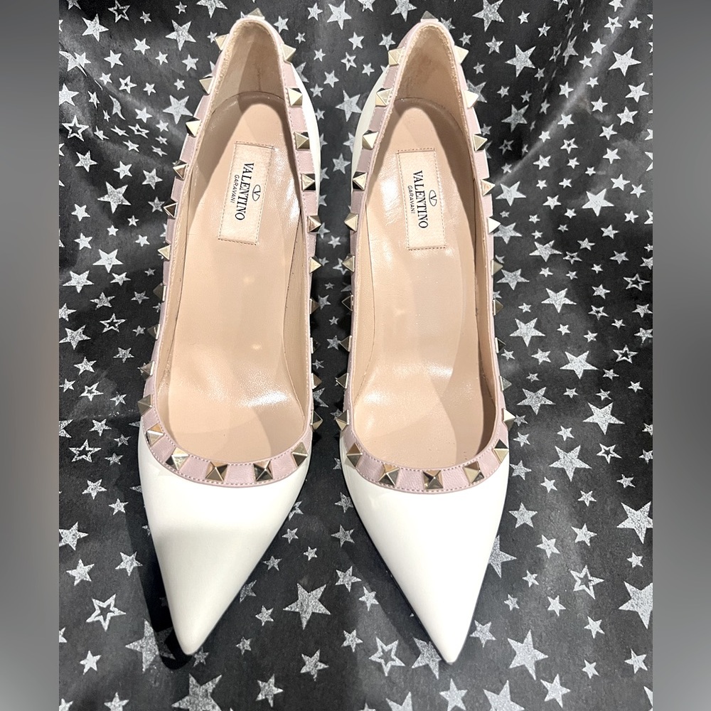 Valentino Garavani Rockstud Leather pump
